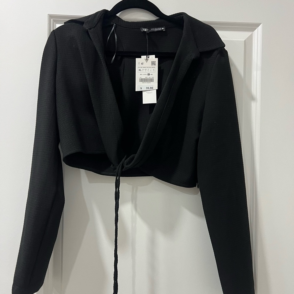 Brand New Black Zara crop size XL
